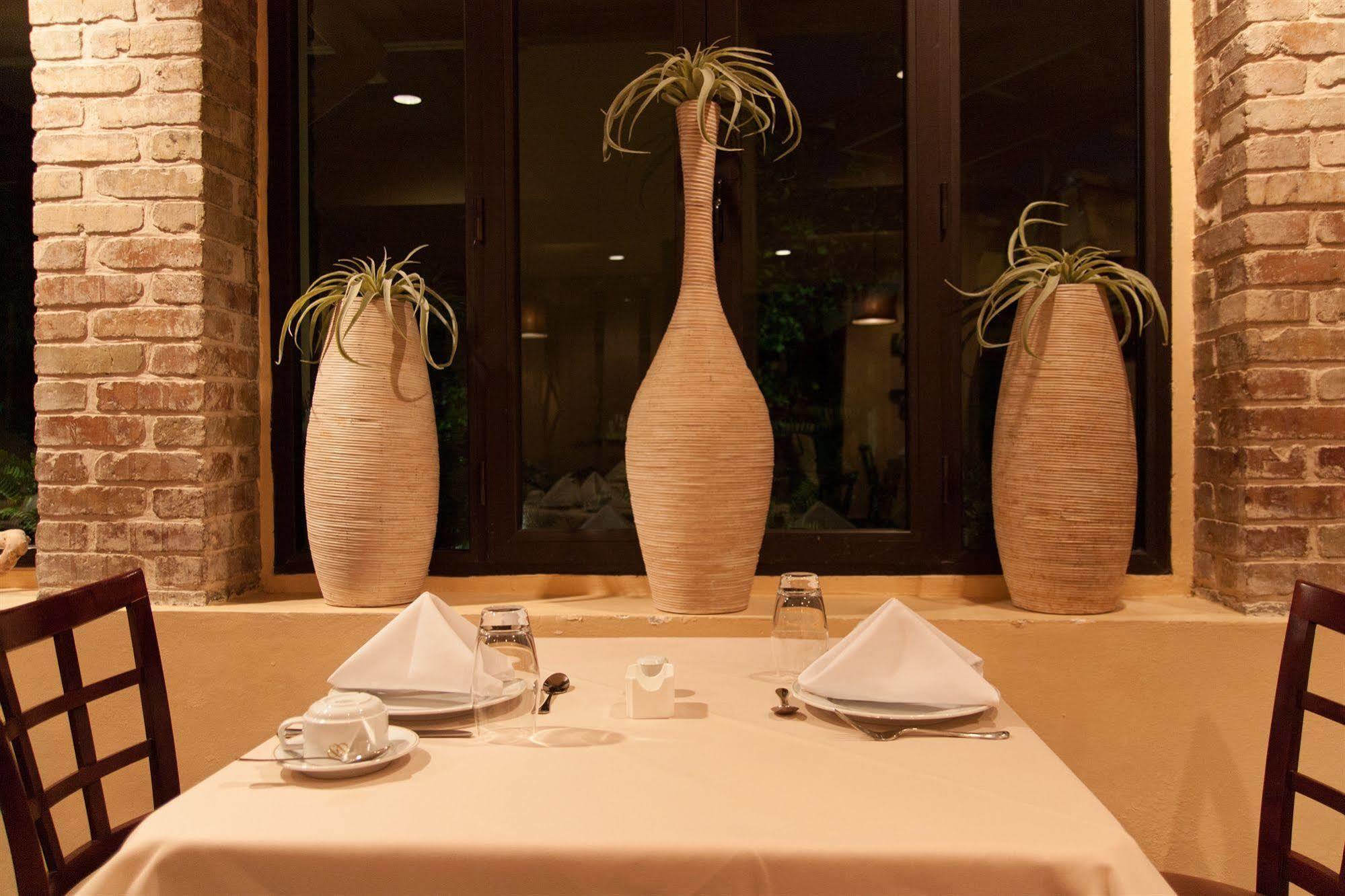 Hotel Royal Oasis (Adults Only) Порт о Пренс Екстериор снимка